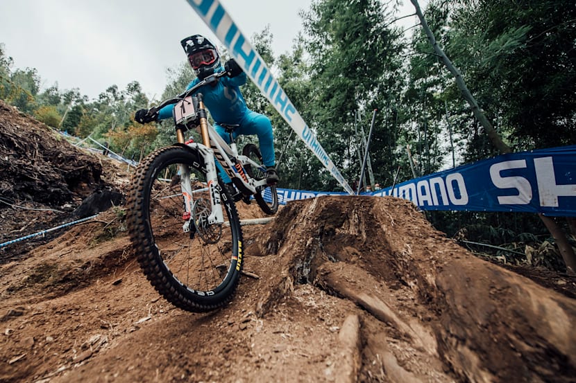 Correndo por fora: os campeões da temporada de downhill
